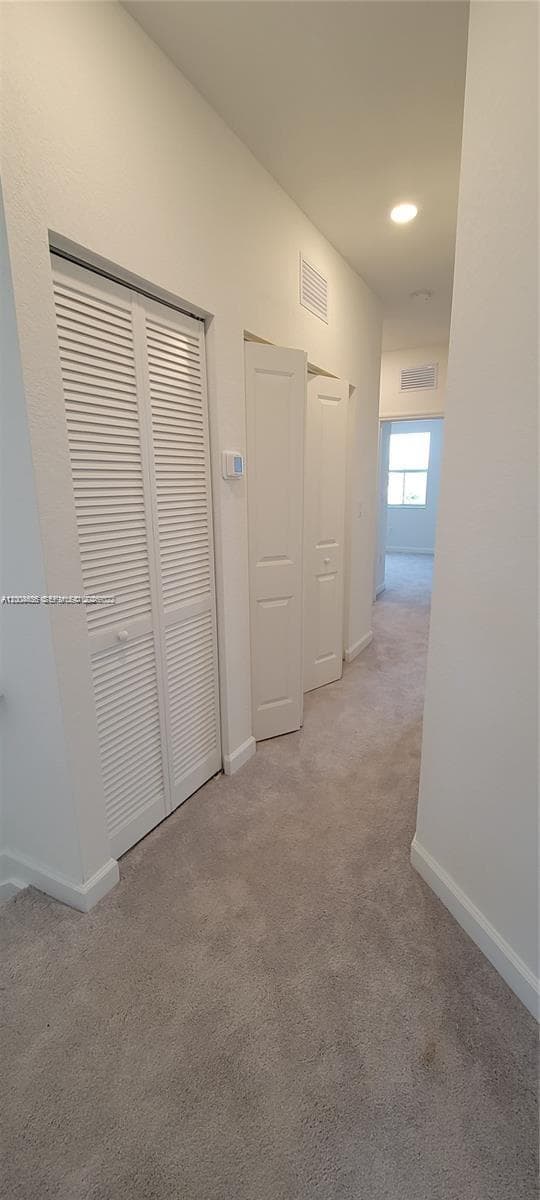 1010 SE 26th Ter photo 11