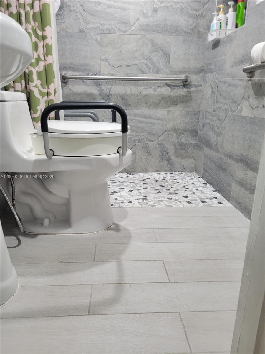 inlaw quarters/bathroom 3