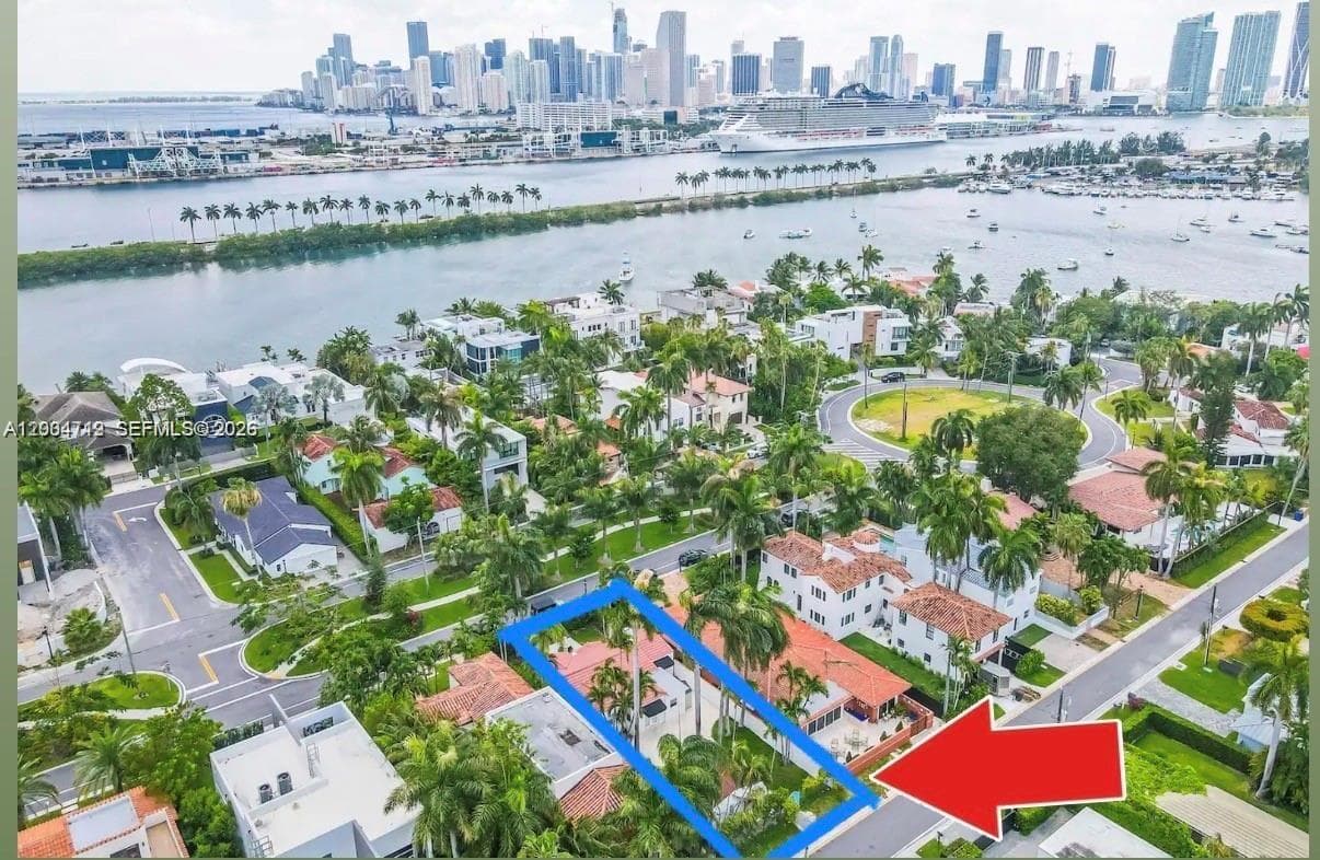 265 Palm Ave photo 2