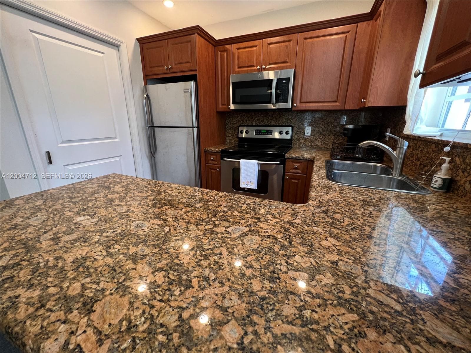 265 Palm Ave photo 36
