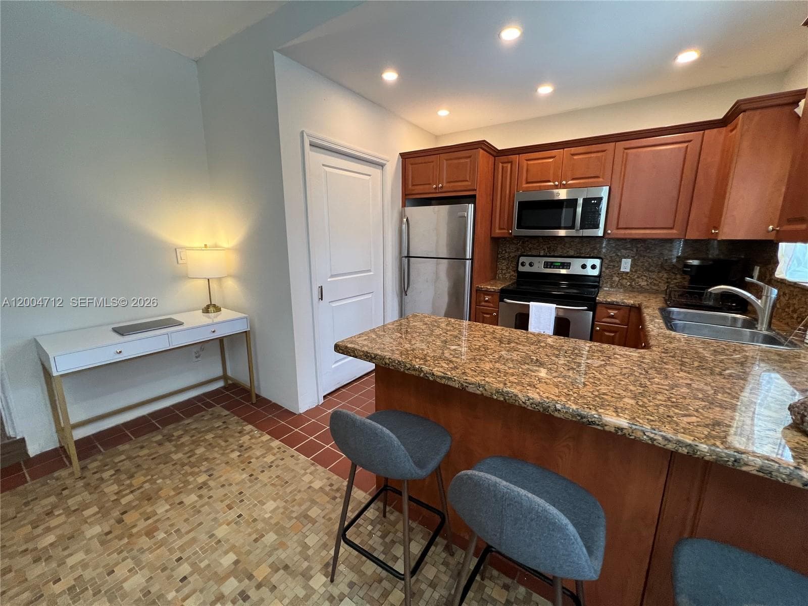 265 Palm Ave photo 35