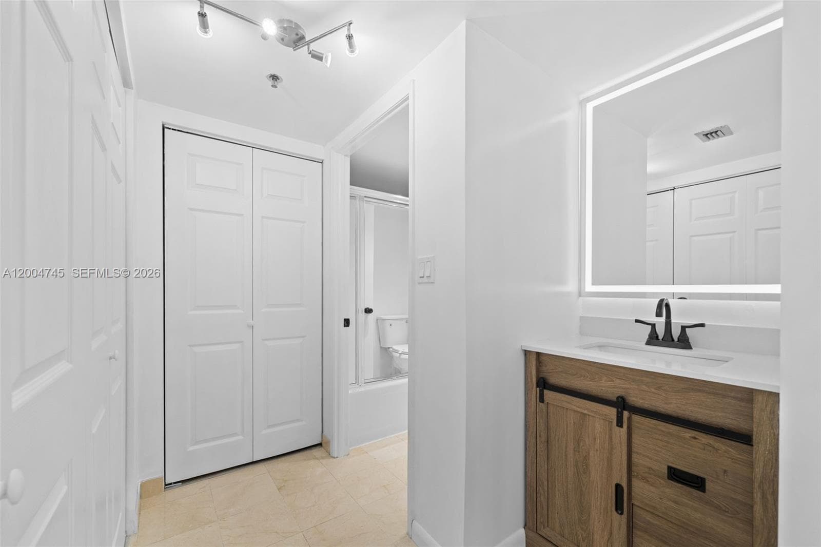 WATERVIEW · #1938 in Aventura - Photo 9