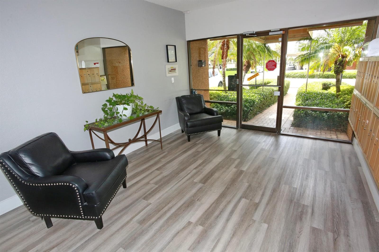 006-028-Lobby-4200x2800