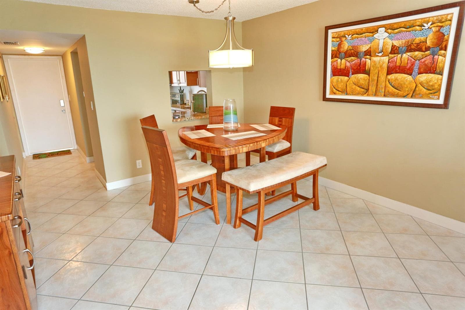 014-006-Dining Area-4200x2800