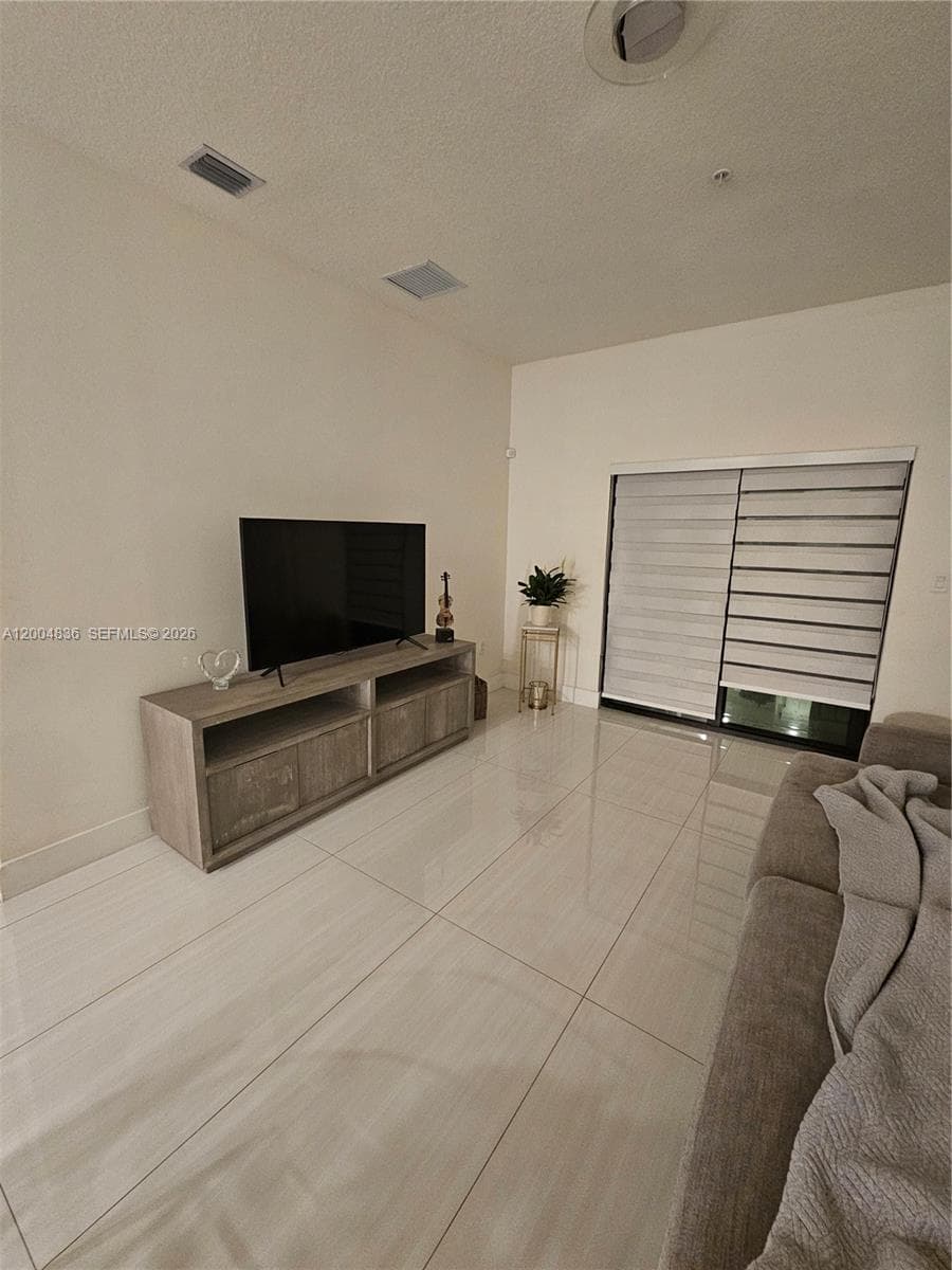 URBANA · #E-109 in Doral - Photo 3