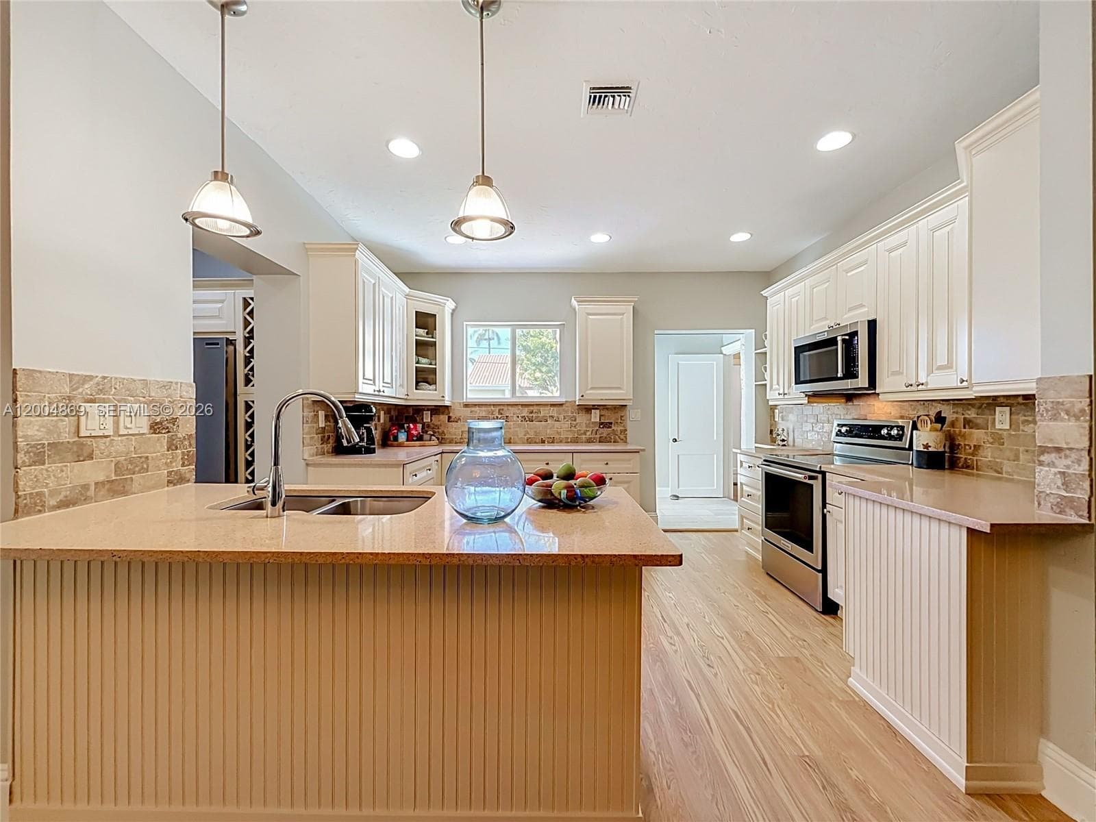 1029 Harrison St photo 12