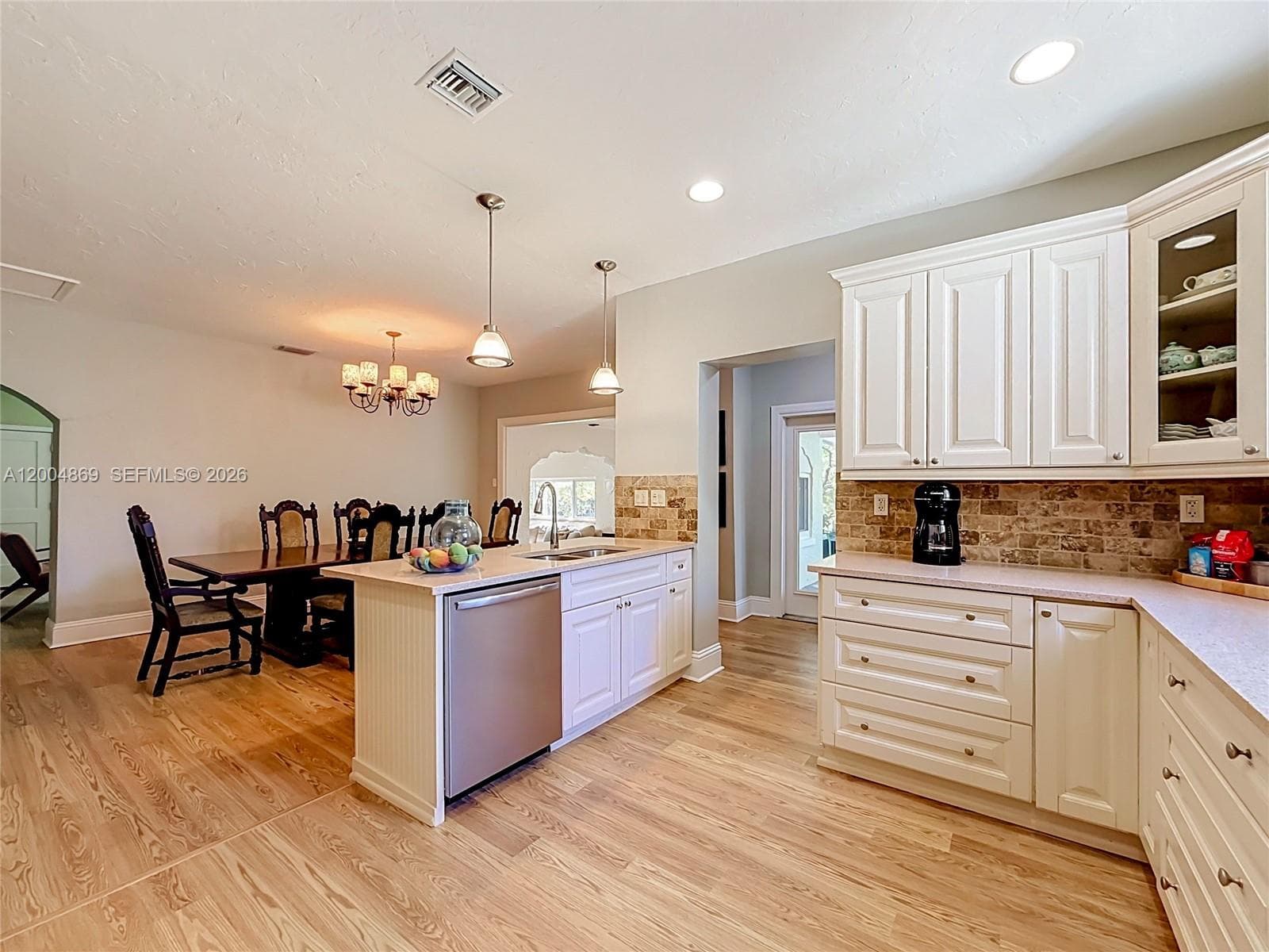 1029 Harrison St photo 11