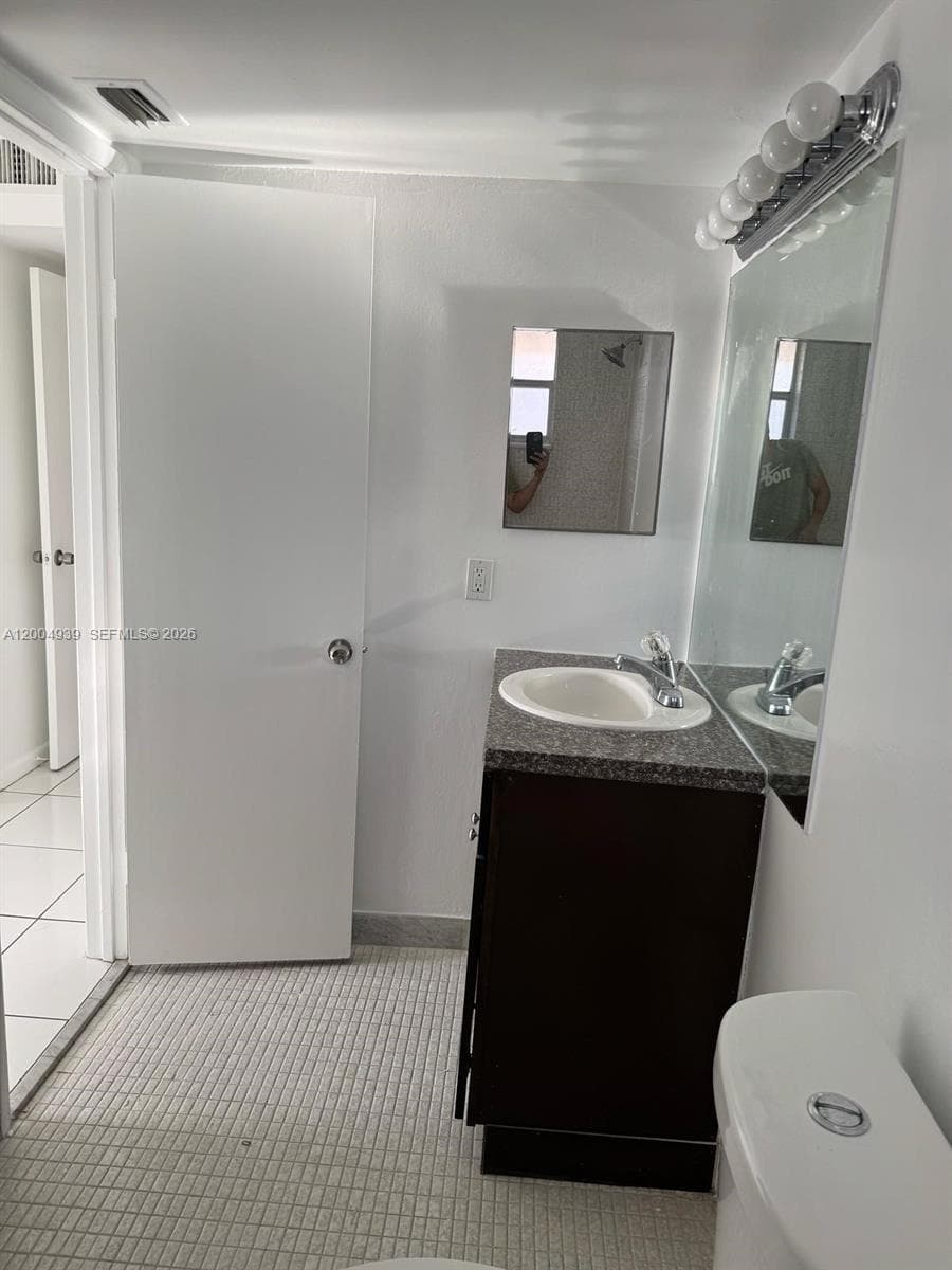 PRESIDENTIAL GOLFVIEW CON · #302 in West Palm Beach - Photo 7