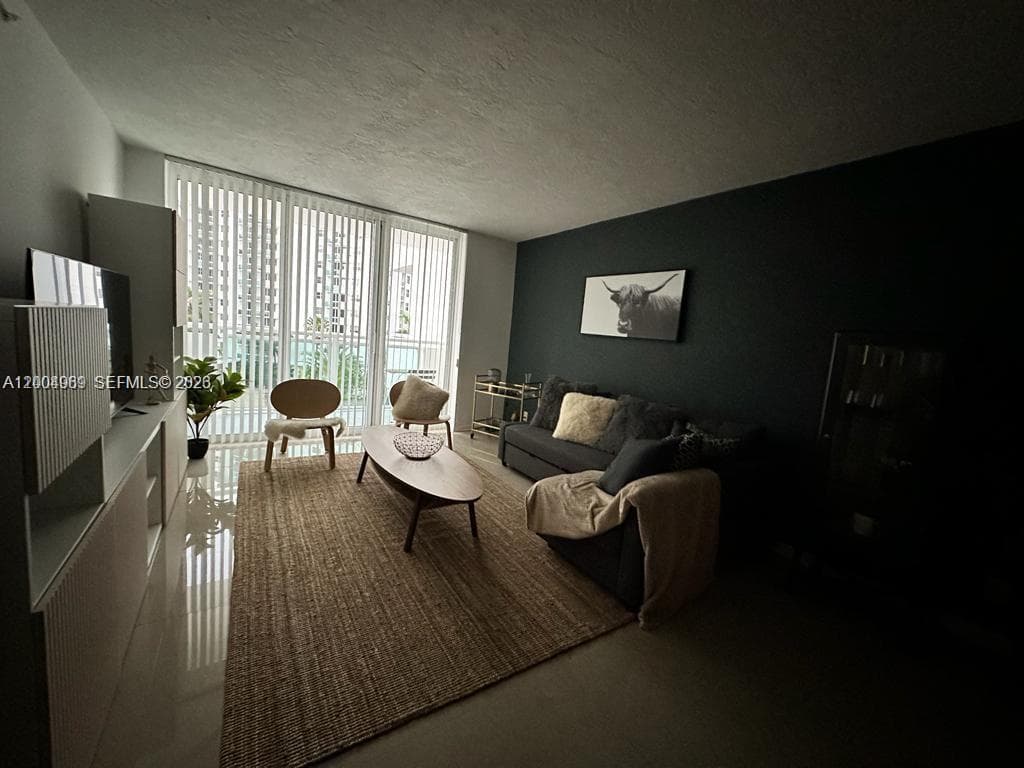 RESIDENCES ON HOLLYWOOD · #414 in Hollywood - Photo 6