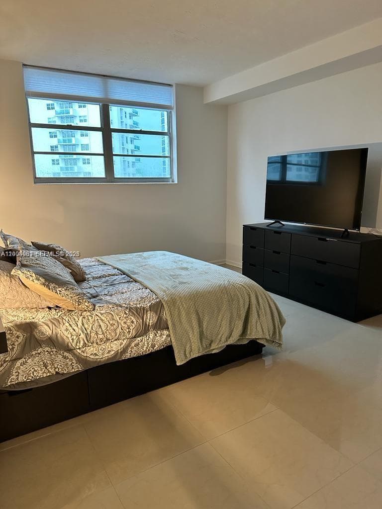 RESIDENCES ON HOLLYWOOD · #414 in Hollywood - Photo 3