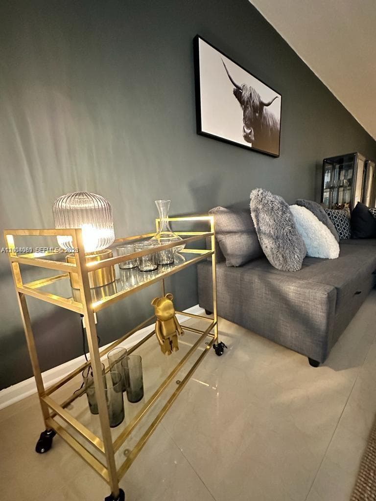 RESIDENCES ON HOLLYWOOD · #414 in Hollywood - Photo 8