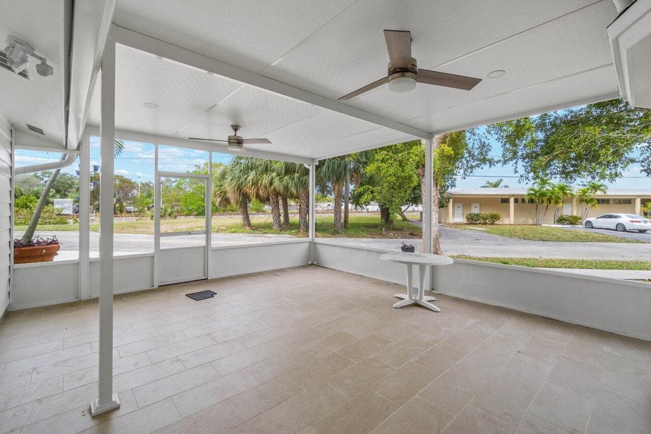 033-2233DockStreet-WestPalmBeach-FL-3340