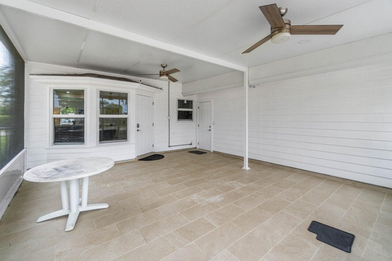 031-2233DockStreet-WestPalmBeach-FL-3340