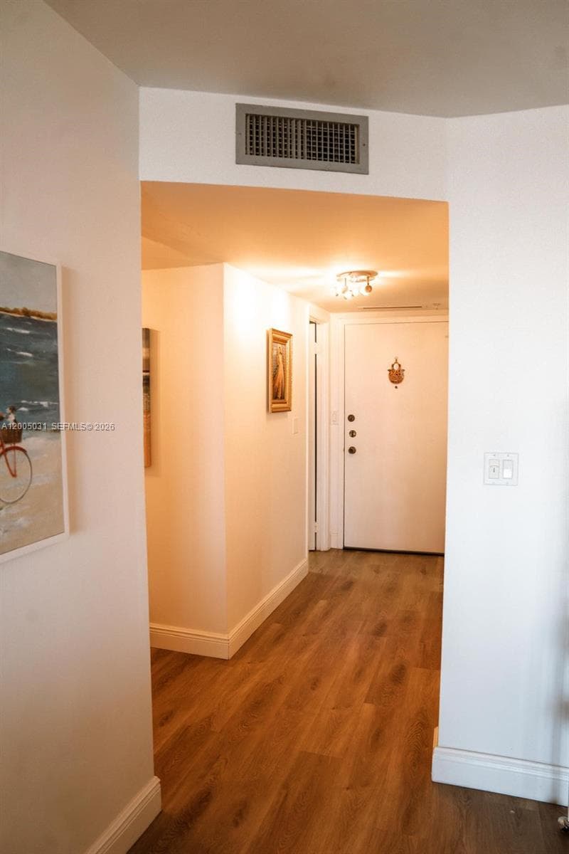 COMMODORE PLAZA CONDO · #2108 in Aventura - Photo 6