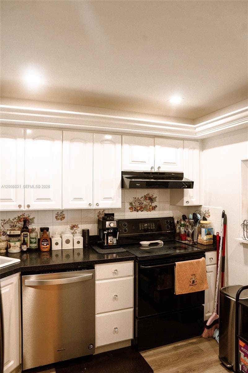 COMMODORE PLAZA CONDO · #2108 in Aventura - Photo 5