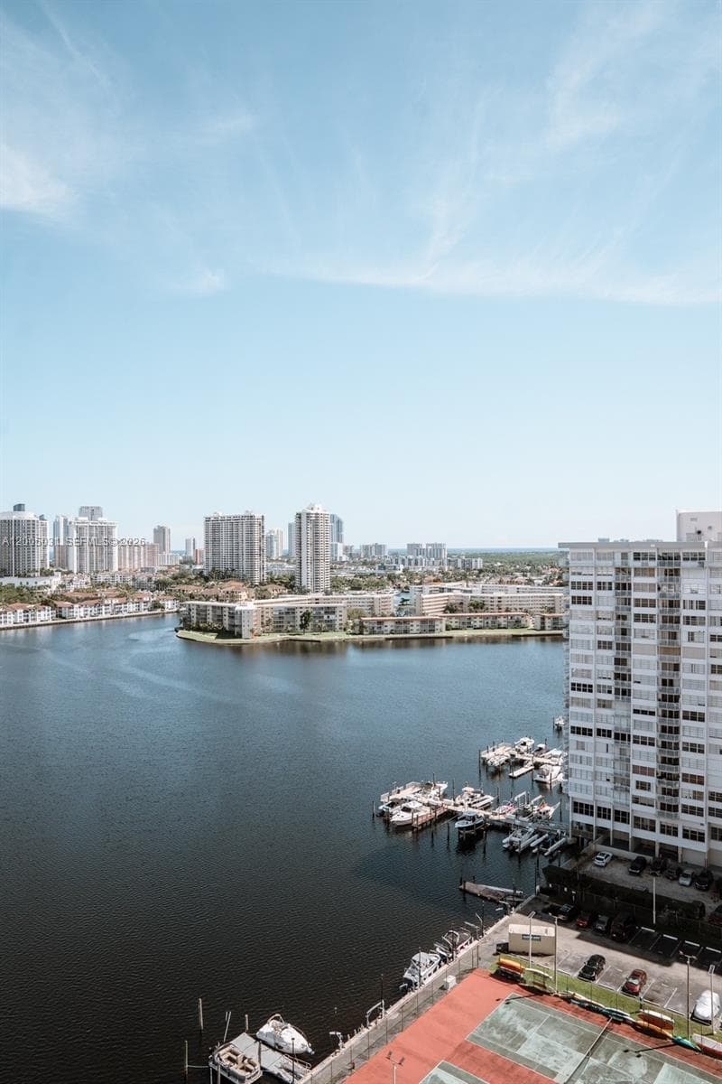 COMMODORE PLAZA CONDO · #2108 in Aventura - Photo 4