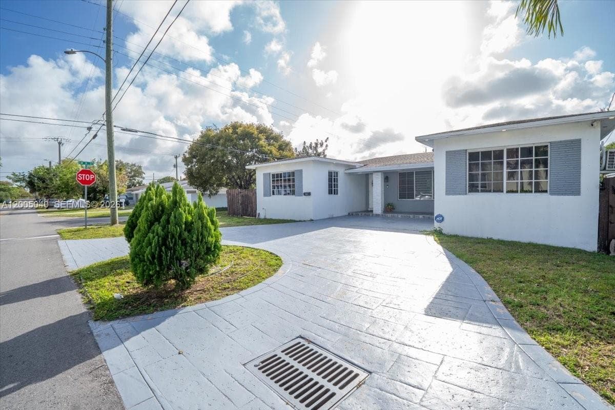 740 SW 7th Ave photo 28