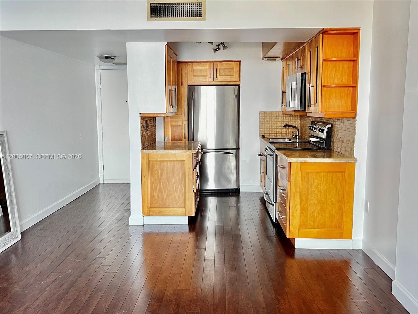 STRATFORD HOUSE CONDO · #1007 in North Miami Beach - Photo 5