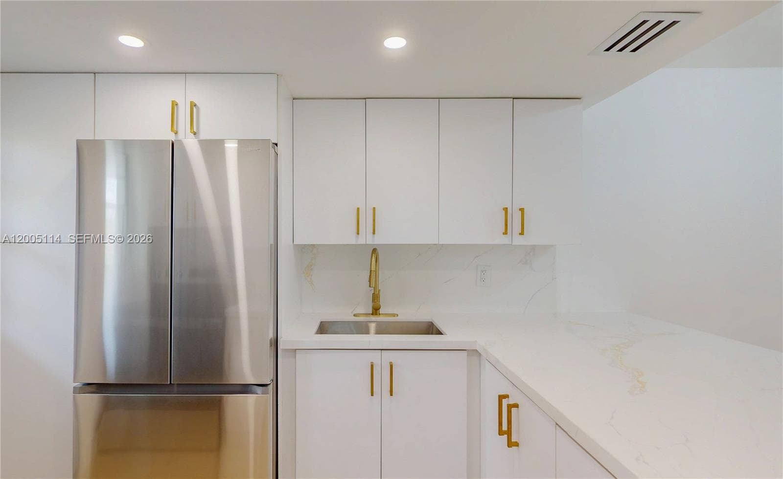 APRIL SONG CONDO · #326 in Hallandale Beach - Photo 10