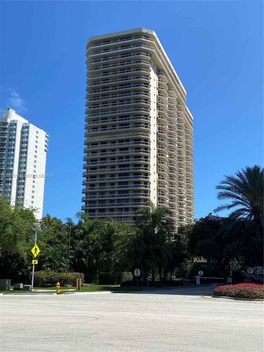 TERRACES NORTH TURNBERRY · #2105 in Aventura - Photo 15