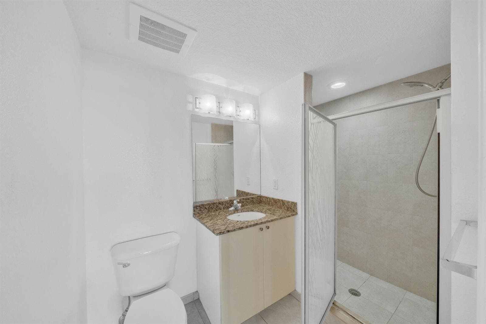 19 Guest Bathroom (2)