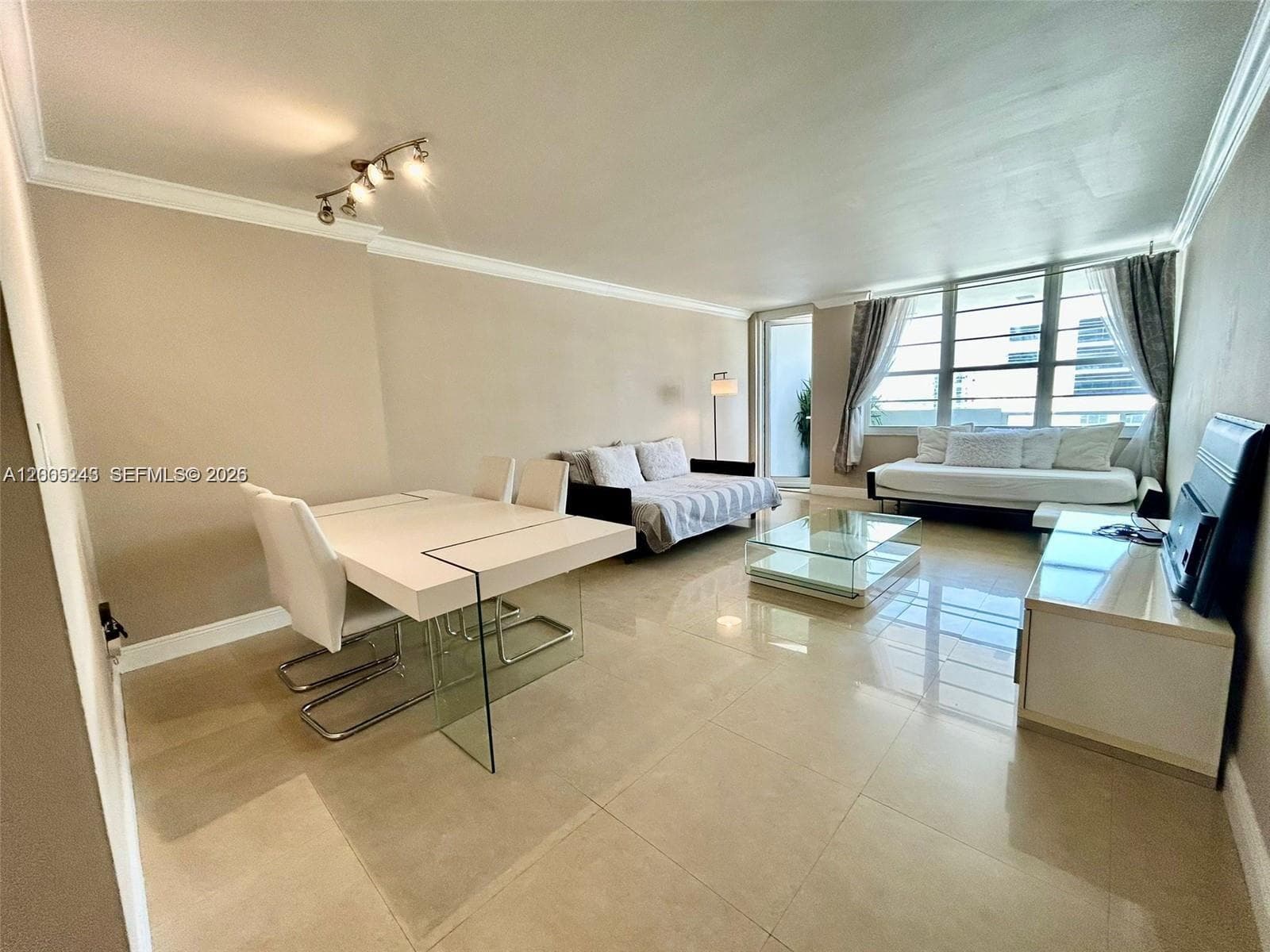 The Decoplage · #1010 in Miami Beach - Photo 3
