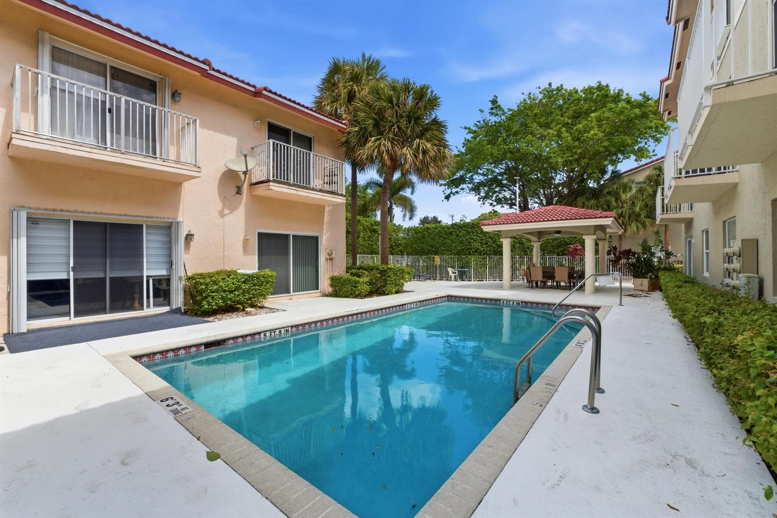 2445 NE 14th Street Causeway_002