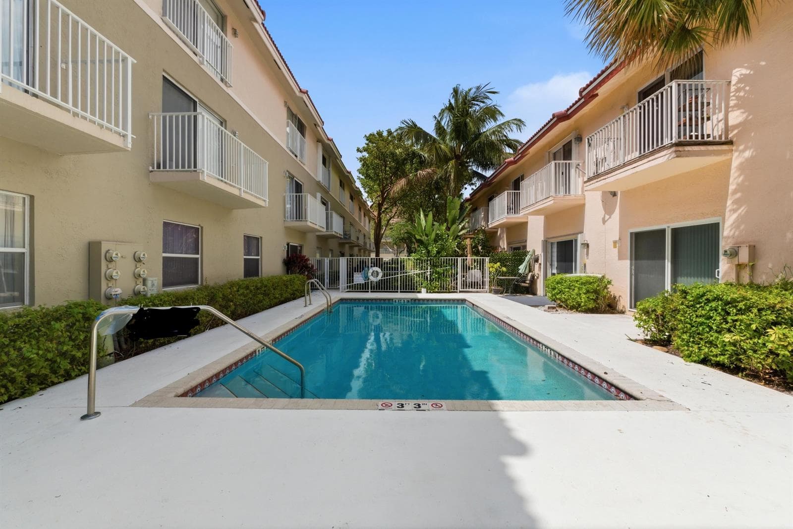 2445 NE 14th Street Causeway_001