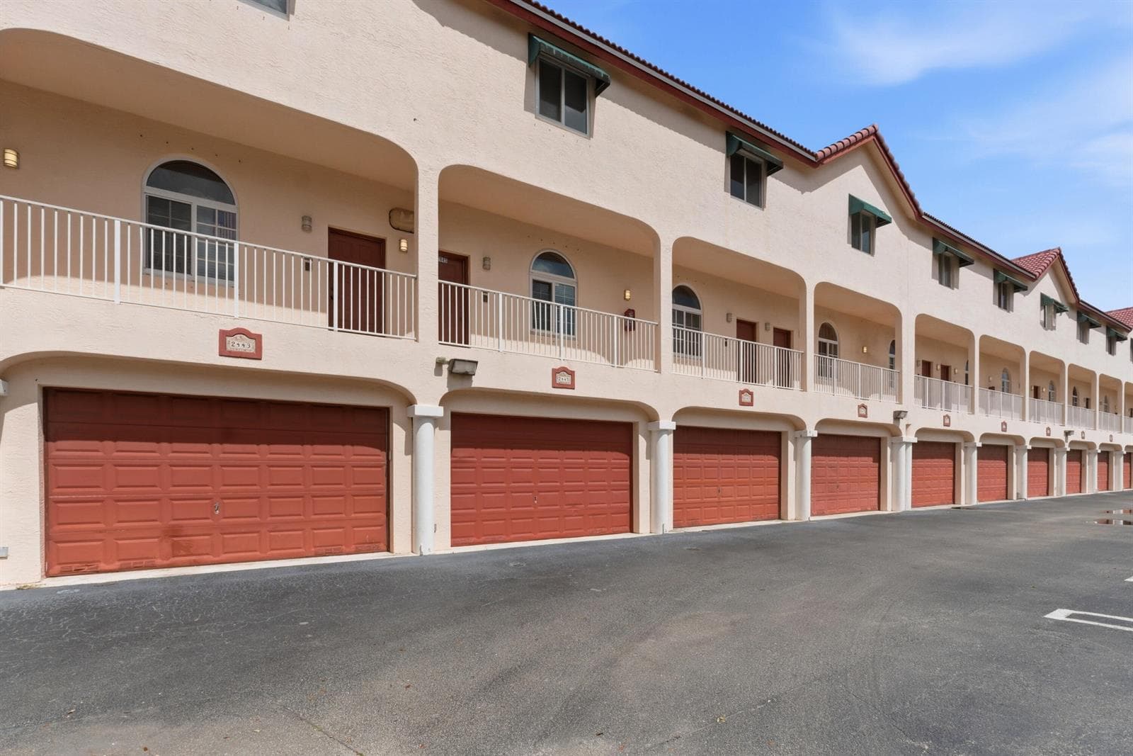 2445 NE 14th Street Causeway_004