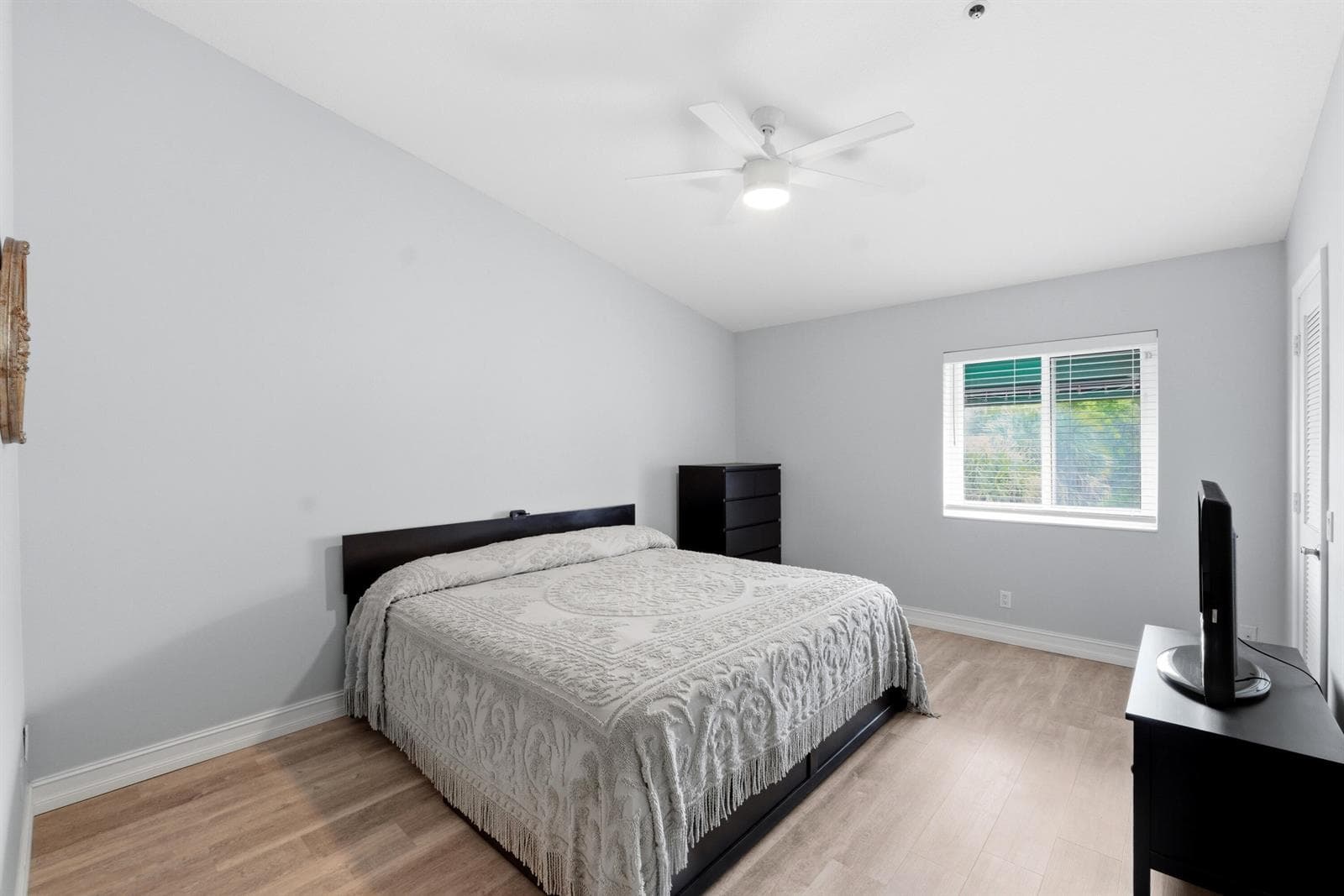 2445 NE 14th Street Causeway_013
