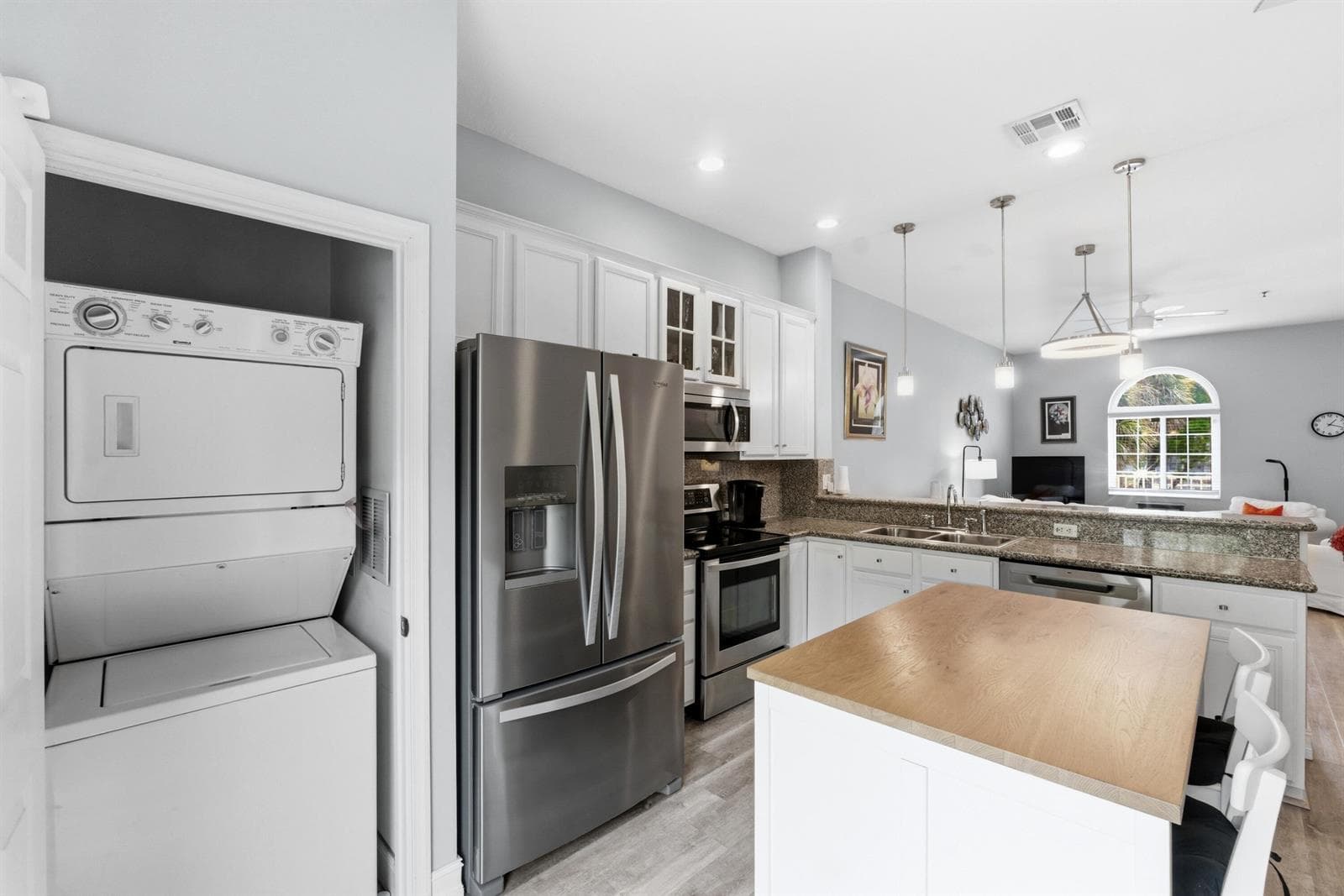 2445 NE 14th Street Causeway_026