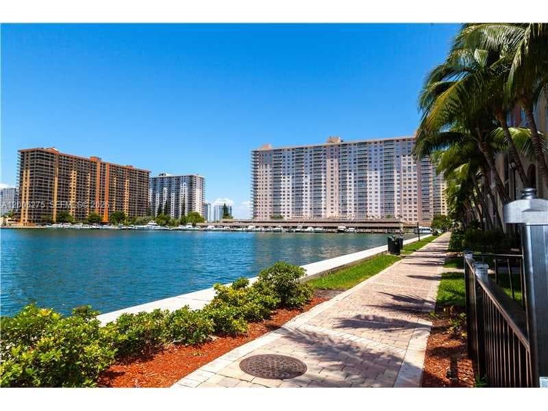 Porto Bellagio · #1517 in Sunny Isles Beach - Photo 24