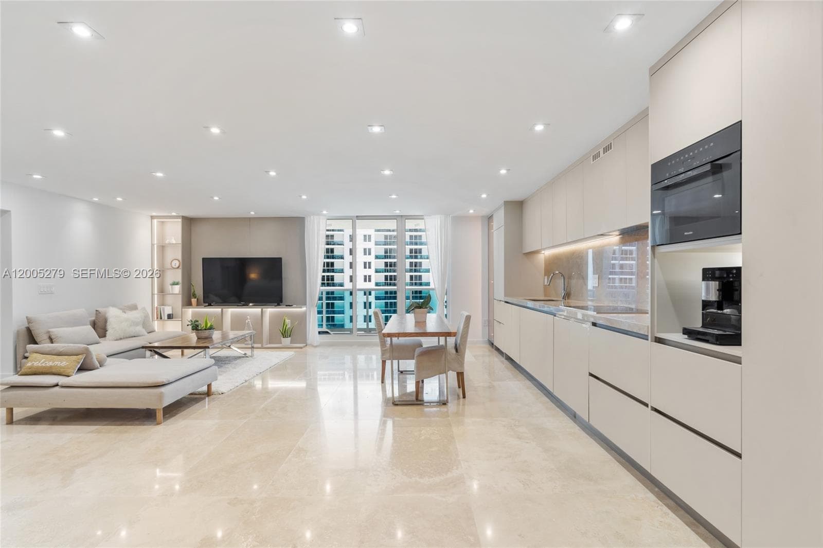 Roney Palace · #1011 in Miami Beach - Photo 2
