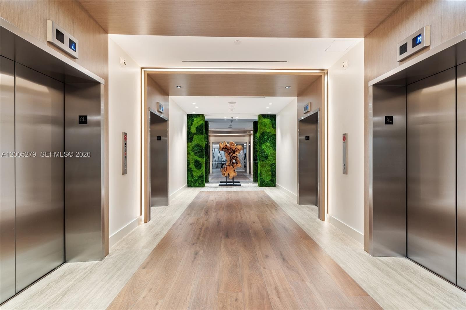 Roney Palace · #1011 in Miami Beach - Photo 24