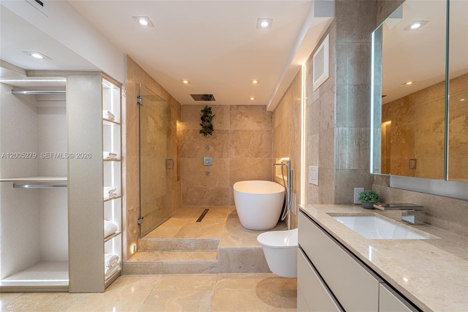 Roney Palace · #1011 in Miami Beach - Photo 30