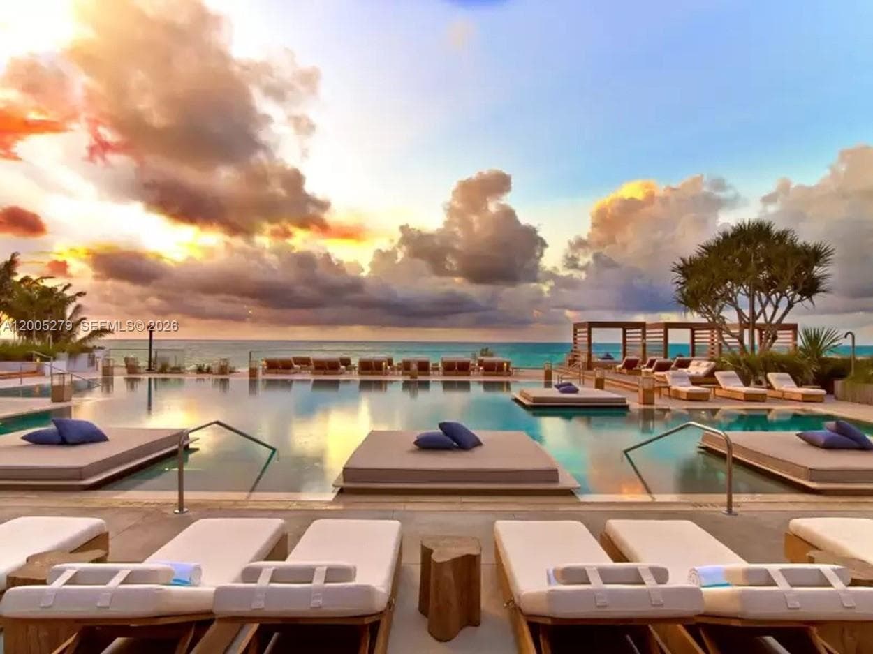 Roney Palace · #1011 in Miami Beach - Photo 14