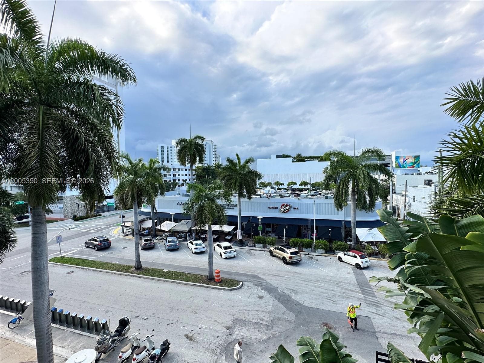 Lincoln West Gardens · #406 in Miami Beach - Photo 22