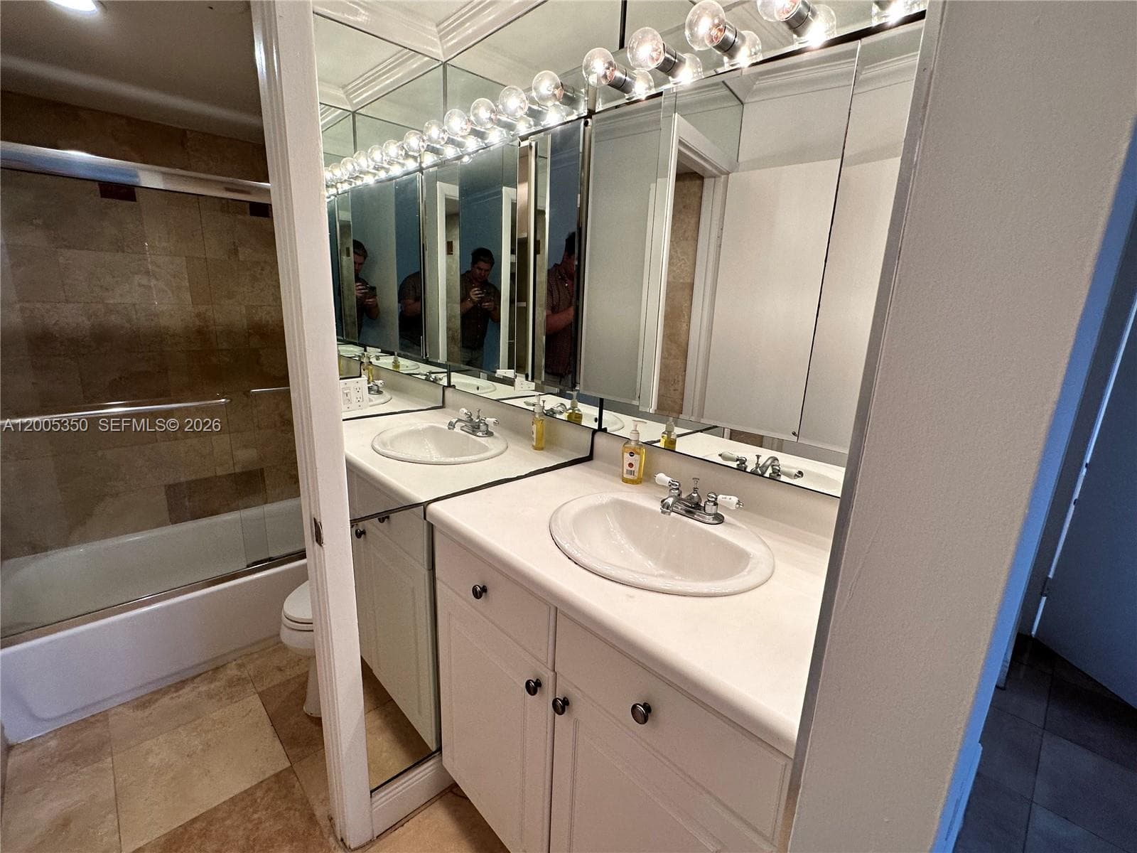 Lincoln West Gardens · #406 in Miami Beach - Photo 32