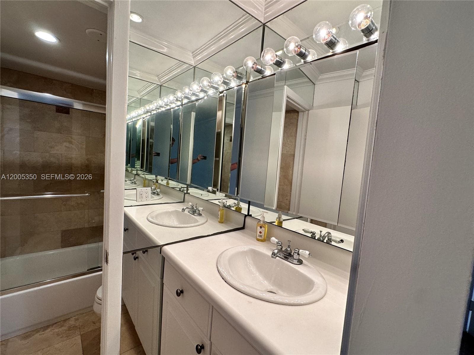 Lincoln West Gardens · #406 in Miami Beach - Photo 33