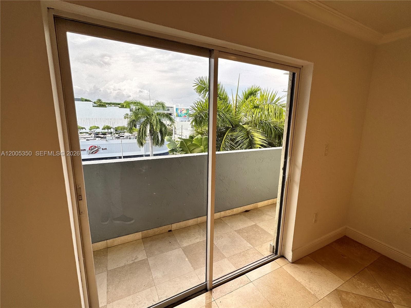 Lincoln West Gardens · #406 in Miami Beach - Photo 18