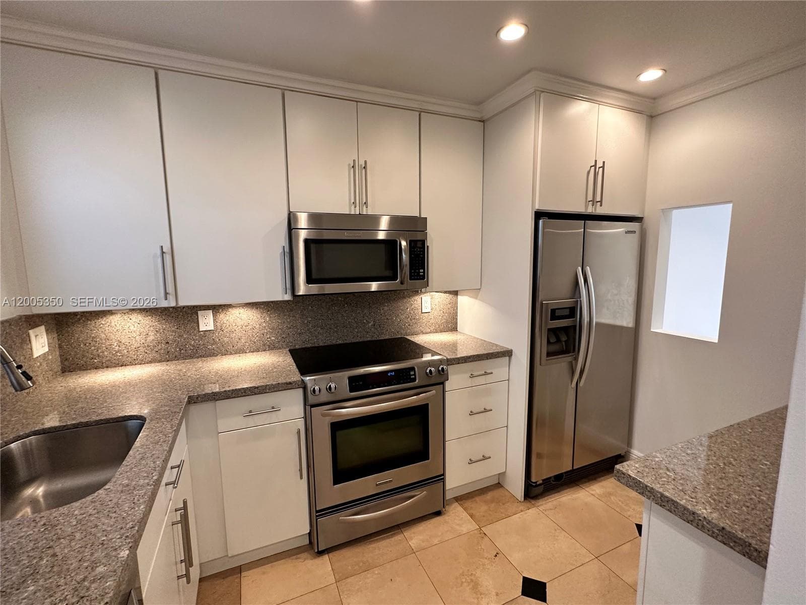 Lincoln West Gardens · #406 in Miami Beach - Photo 4