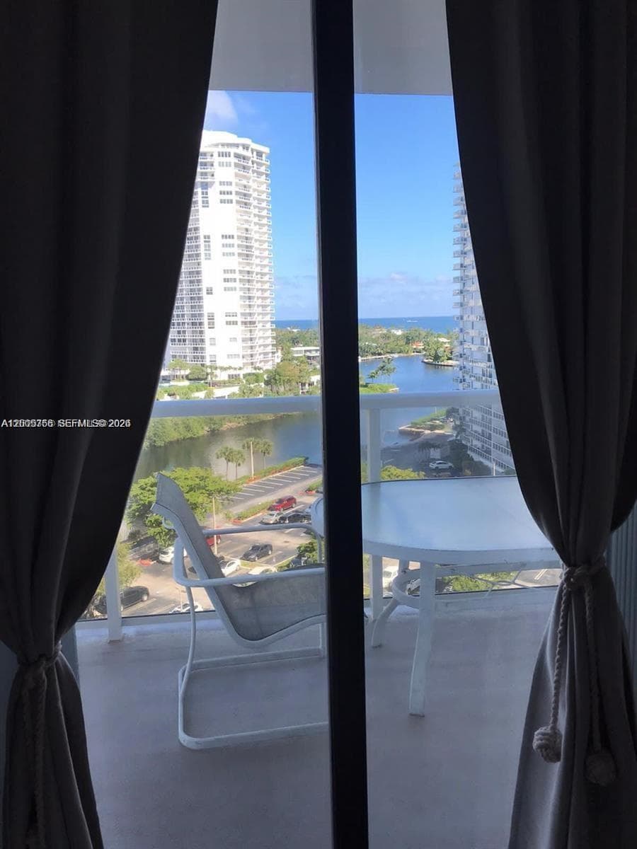 FLAMENCO CONDO TOWER II · #1129 in Aventura - Photo 18