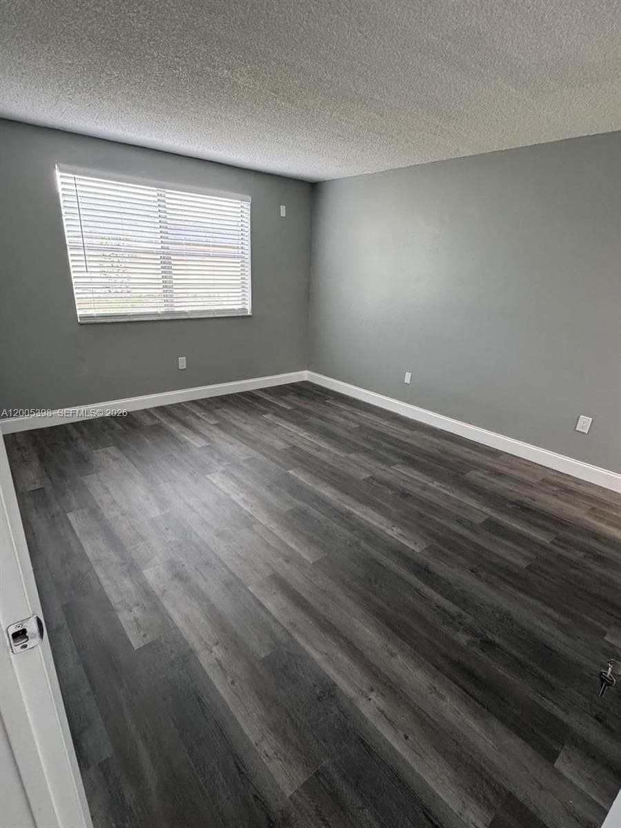 NEW WORLD CONDO APTS II · #130 in Miami Gardens - Photo 7