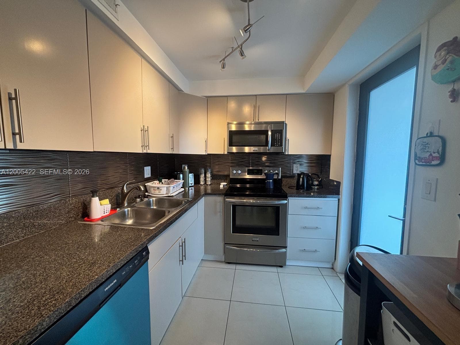 YACHT CLUB CONDO · #409 in Hallandale Beach - Photo 6