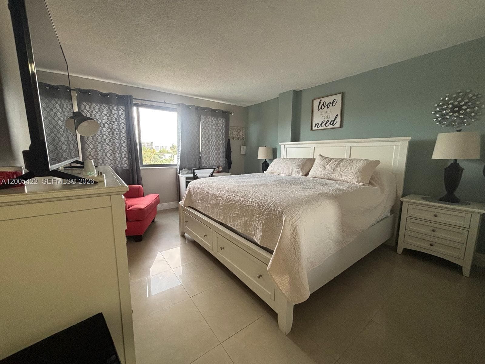 YACHT CLUB CONDO · #409 in Hallandale Beach - Photo 8