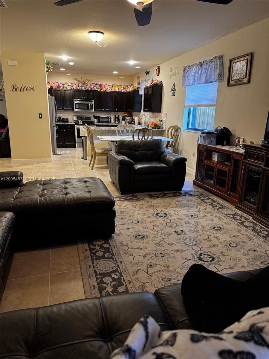 595 SE 33rd Ter photo 18