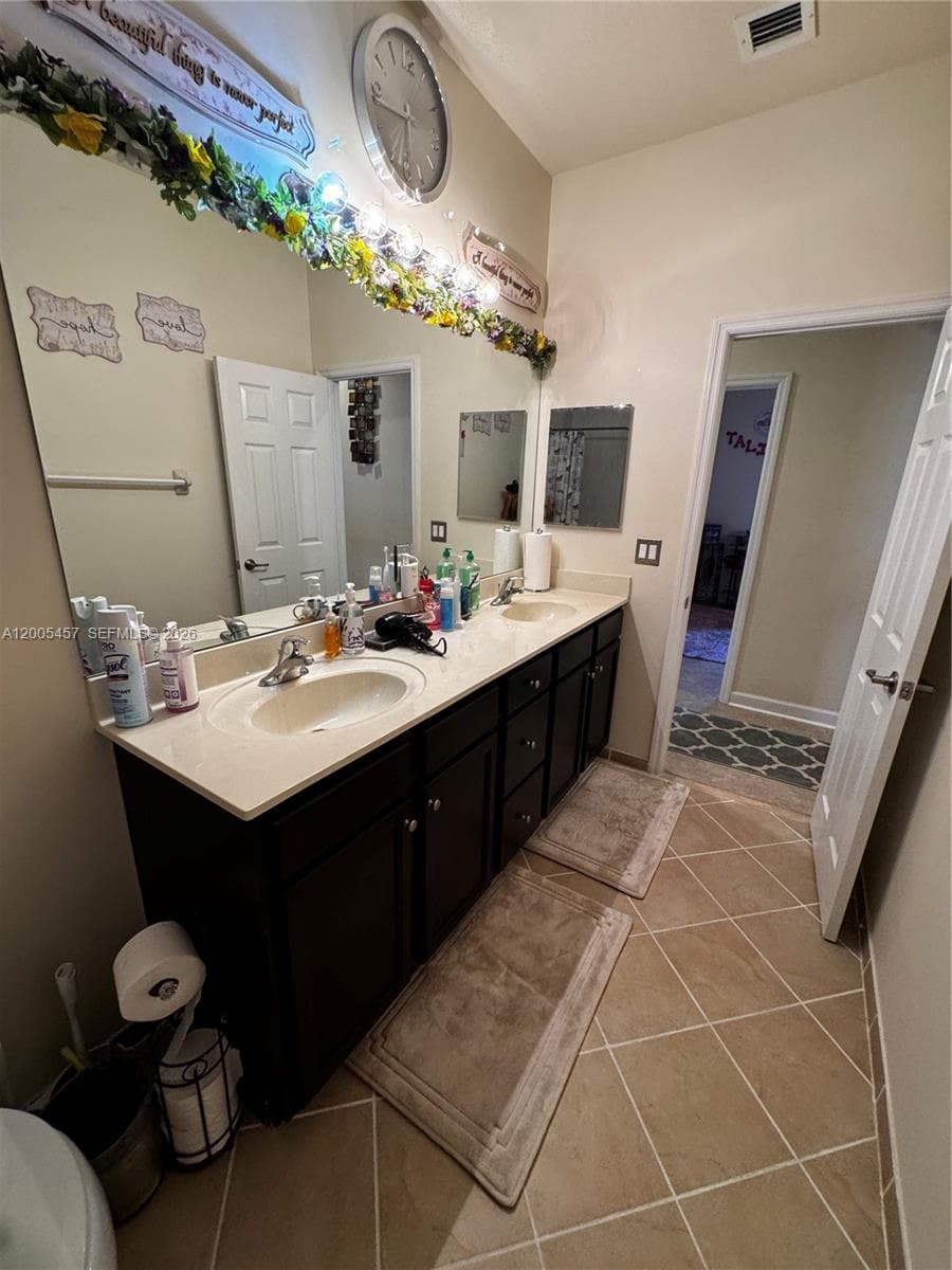 595 SE 33rd Ter photo 15