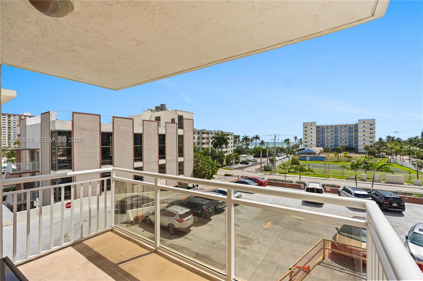 ALLINGTON TOWERS CONDO · #4G (Available Jan 16) in Hollywood - Photo 3