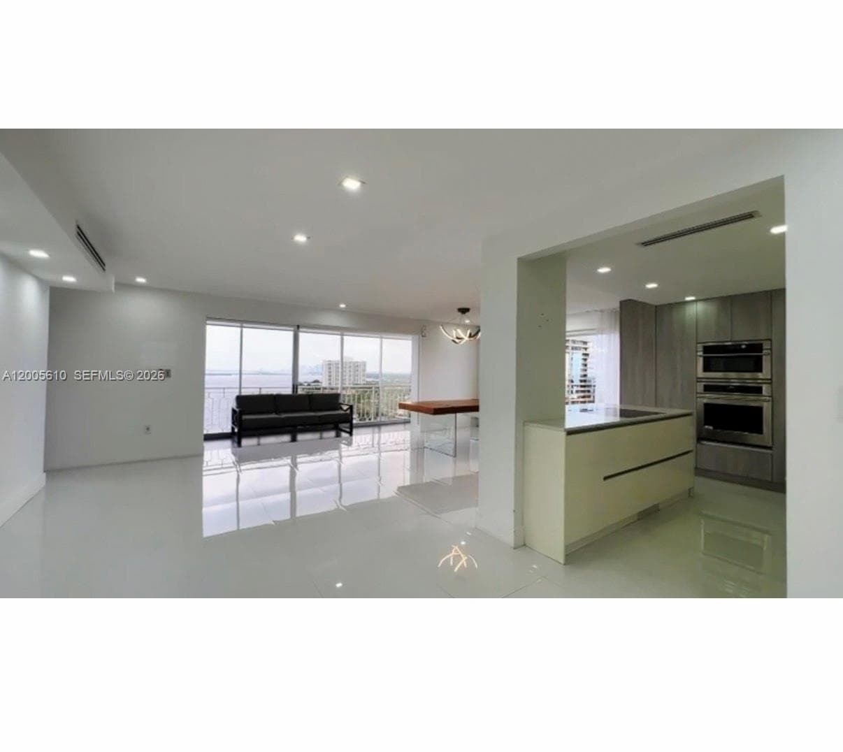 11111 biscayne blvd · #1815 in Miami - Photo 3