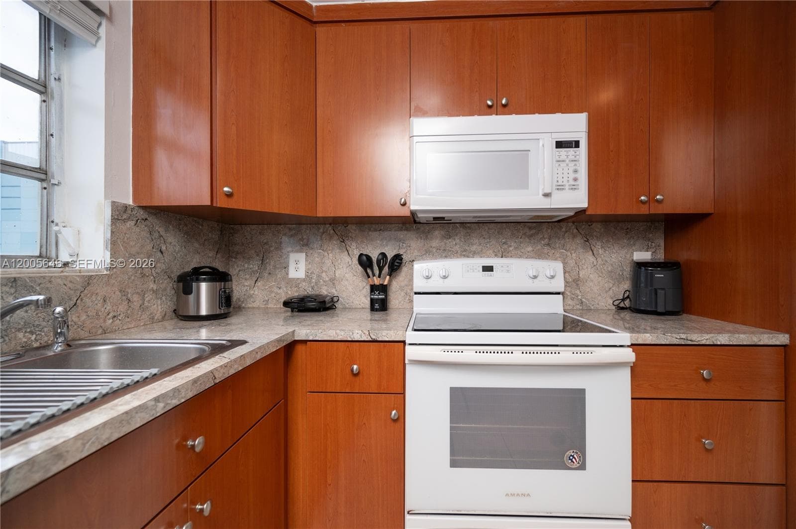 EL DORADO BAY CONDO APTS · #5D in Miami - Photo 2